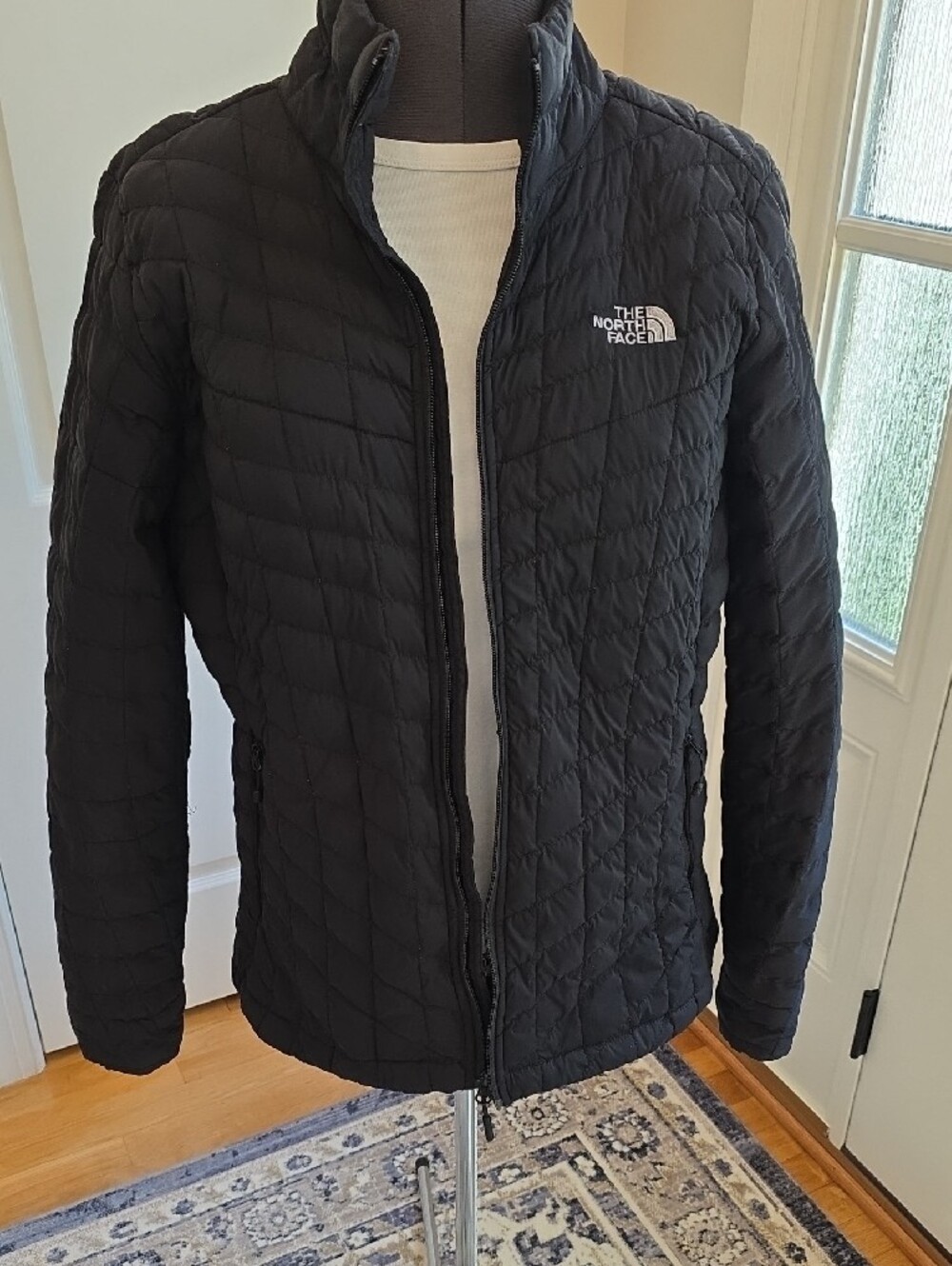 The North Face Women's Black Thermoball Jacket XL - Picture 6 of 9